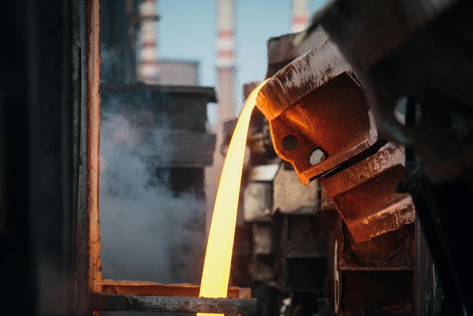 Continuous casting of molten steel into billets